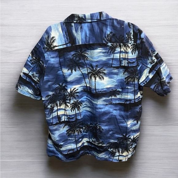 Hawaiian Blue and Black Casual Button Down Shirt. Made in the USA - Picture 2 of 4